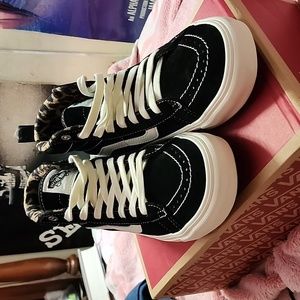Brand new Van's Sk8-Hi MTE-1